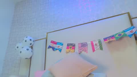 Snapshot of thalia888_ chatting on 06-21-26, 07:05 thalia888_ online show from 06-21-26, 07:05