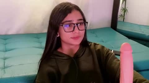 Snapshot of thalia_066 chatting on 12-09-24, 03:22 thalia online show from 12-09-24, 03:22