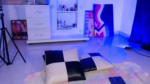 Snapshot of thalia_066 chatting on 10-14-25, 11:22 thalia online show from 10-14-25, 11:22