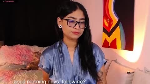 Snapshot of thalia_066 chatting on 10-25-25, 11:07 thalia online show from 10-25-25, 11:07