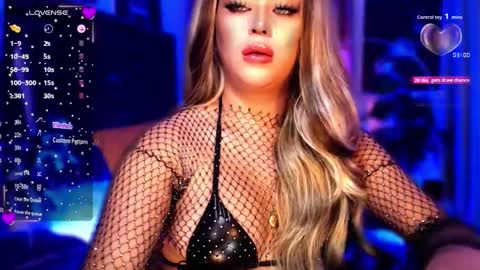 Snapshot of thalia_cambridge chatting on 11-12-25, 09:47 THALIA online show from 11-12-25, 09:47