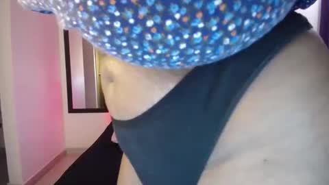 Thalia online show from 10-29-25, 01:24