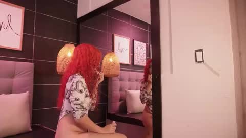 Thalia online show from 11-25-25, 11:43