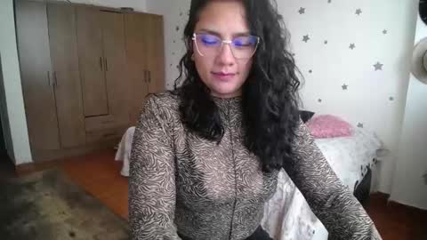    online show from 10-17-25, 06:43