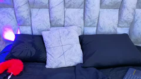 Thalia  online show from 04-21-26, 01:42