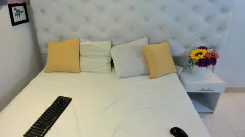 Snapshot of thaliia_gomez chatting on 03-04-25, 07:11 online show from 03-04-25, 07:11