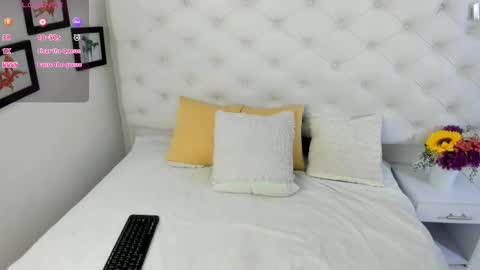 Snapshot of thaliia_gomez chatting on 03-08-25, 07:09 online show from 03-08-25, 07:09