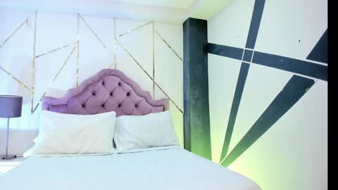 Snapshot of thamara_foxxx chatting on 12-03-24, 07:32 Thamara Fox online show from 12-03-24, 07:32