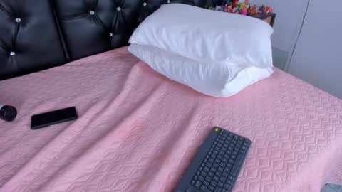 thara webstter online show from 10-31-25, 04:19