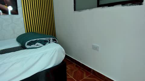 Snapshot of that_temptation chatting on 01-25-25, 09:35 that_temptation online show from 01-25-25, 09:35