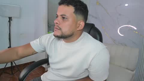 Snapshot of that_temptation chatting on 02-02-25, 01:08 that_temptation online show from 02-02-25, 01:08