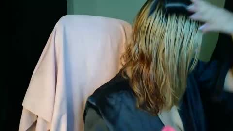   online show from 11-20-25, 12:05