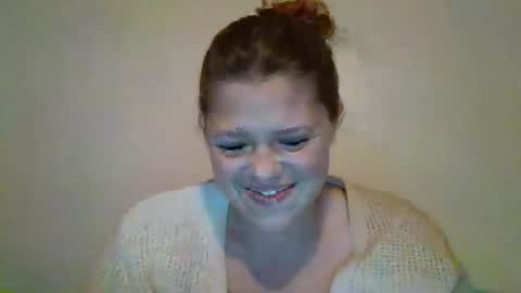 Snapshot of thatgirl4201 chatting on 11-04-25, 10:25 thatgirl4201 online show from 11-04-25, 10:25