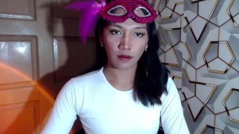 Snapshot of thatgirl_jammelaxxx chatting on 02-16-25, 03:59 Jammela online show from 02-16-25, 03:59