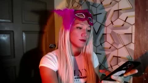 Snapshot of thatgirl_jammelaxxx chatting on 02-18-25, 03:21 Jammela online show from 02-18-25, 03:21