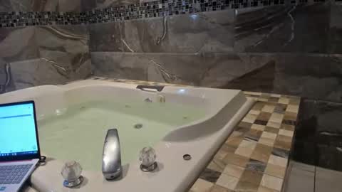 Snapshot of thatguyfromx chatting on 02-13-26, 11:34 That guy follow on X online show from 02-13-26, 11:34