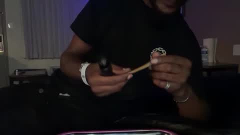 Snapshot of thatoneslutmuffin chatting on 01-06-26, 01:04 thatoneslutmuffin online show from 01-06-26, 01:04