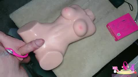 Snapshot of thatswhatshesaid143 chatting on 10-31-25, 03:18 ThatsWhatSheSaid online show from 10-31-25, 03:18