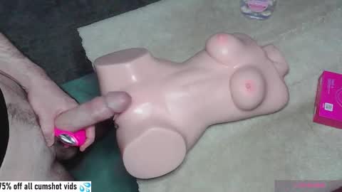 Snapshot of thatswhatshesaid143 chatting on 11-06-25, 02:01 ThatsWhatSheSaid online show from 11-06-25, 02:01