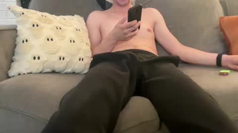 Snapshot of thatvideoguy chatting on 10-07-25, 11:57 thatvideoguy online show from 10-07-25, 11:57