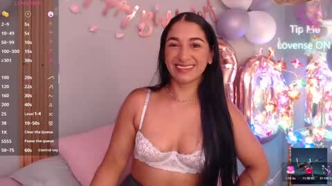 Snapshot of thayssa_ross chatting on 04-27-26, 03:43 THAYSSA ROSS online show from 04-27-26, 03:43