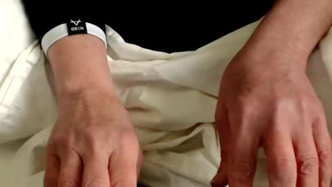 Snapshot of the1pocketrocket chatting on 01-11-26, 12:43 the1pocketrocket online show from 01-11-26, 12:43