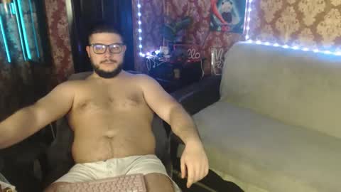 Snapshot of the_avengersgth chatting on 11-21-25, 01:15 thor lord online show from 11-21-25, 01:15