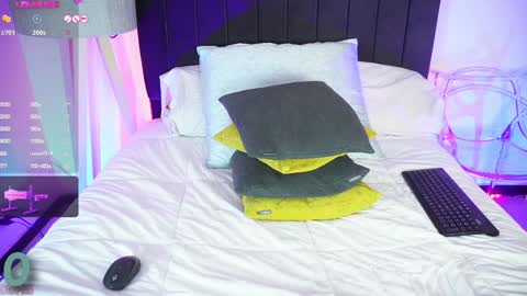 Snapshot of the_bad_anna chatting on 01-12-25, 04:31 anna online show from 01-12-25, 04:31