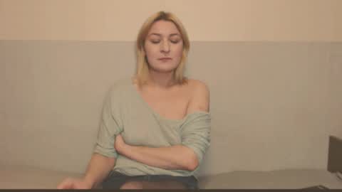 Eva online show from 11-04-25, 11:04