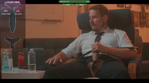 Snapshot of the_dilf chatting on 06-13-26, 09:51 The DILF - online show from 06-13-26, 09:51