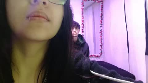 Snapshot of the_jonnes09 chatting on 01-07-26, 12:51 the_jonnes09 online show from 01-07-26, 12:51