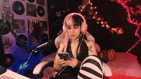 ...  ... online show from 12-10-24, 10:28