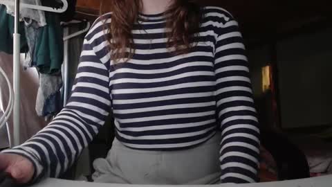 Snapshot of the_prettywondder chatting on 10-08-25, 02:42 Ekye online show from 10-08-25, 02:42