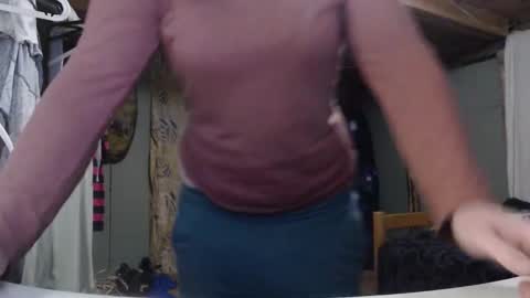 Snapshot of the_prettywondder chatting on 10-12-25, 03:44 Ekye online show from 10-12-25, 03:44