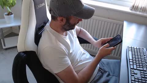 Snapshot of the_sensual_masturwait chatting on 09-09-25, 08:03 the_sensual_masturwait online show from 09-09-25, 08:03
