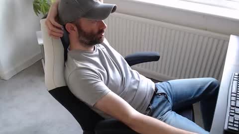 Snapshot of the_sensual_masturwait chatting on 09-14-25, 06:34 the_sensual_masturwait online show from 09-14-25, 06:34