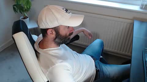 Snapshot of the_sensual_masturwait chatting on 09-27-25, 06:29 the_sensual_masturwait online show from 09-27-25, 06:29