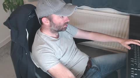 Snapshot of the_sensual_masturwait chatting on 10-08-25, 07:11 the_sensual_masturwait online show from 10-08-25, 07:11