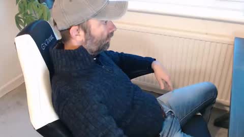 Snapshot of the_sensual_masturwait chatting on 10-10-25, 06:23 the_sensual_masturwait online show from 10-10-25, 06:23