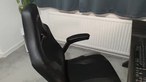 Snapshot of the_sensual_masturwait chatting on 10-18-25, 06:41 the_sensual_masturwait online show from 10-18-25, 06:41