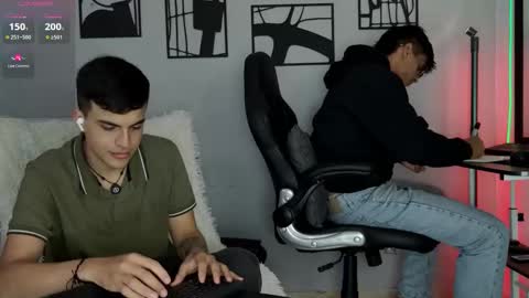 Snapshot of the_suite_boys chatting on 03-19-26, 11:03 Damian and Nico online show from 03-19-26, 11:03