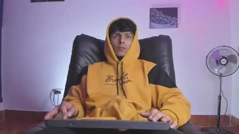 Snapshot of the_weed_guys chatting on 01-20-25, 02:22 Danny online show from 01-20-25, 02:22