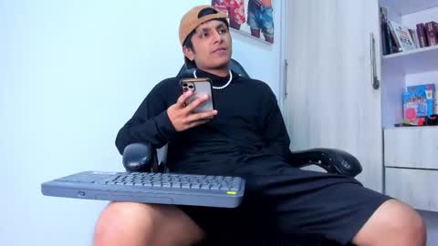 Snapshot of the_weed_guys chatting on 01-07-26, 01:52 Danny online show from 01-07-26, 01:52