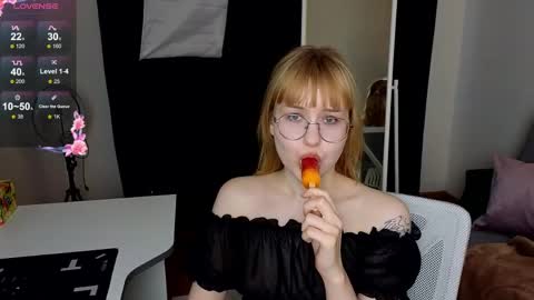 Snapshot of thea_quill chatting on 03-30-26, 01:45 thea_quill online show from 03-30-26, 01:45