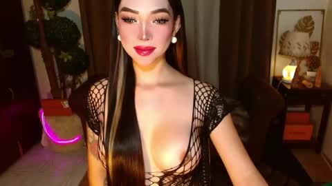 Snapshot of thea_whong chatting on 04-22-26, 01:41 thea_whong online show from 04-22-26, 01:41