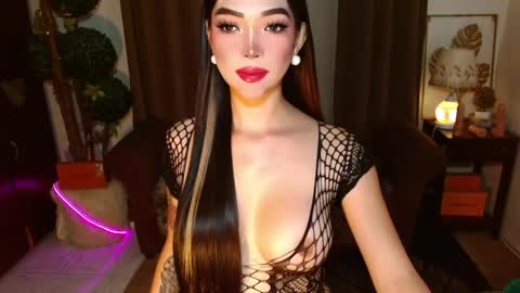 Snapshot of thea_whong chatting on 04-27-26, 02:09 thea_whong online show from 04-27-26, 02:09