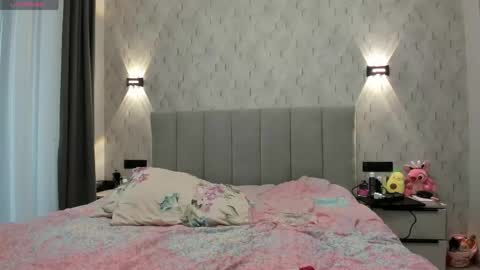 Snapshot of theadorableprinces chatting on 05-22-26, 02:12 Luna online show from 05-22-26, 02:12