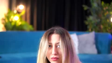 TheaOrre online show from 04-18-26, 07:07