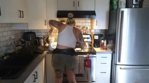 Snapshot of theauroramae chatting on 06-15-26, 06:21 theauroramae - online show from 06-15-26, 06:21