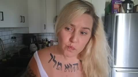 Snapshot of theauroramae chatting on 06-26-26, 08:46 theauroramae - online show from 06-26-26, 08:46